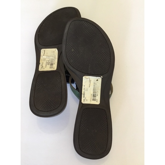 unisa thong sandals